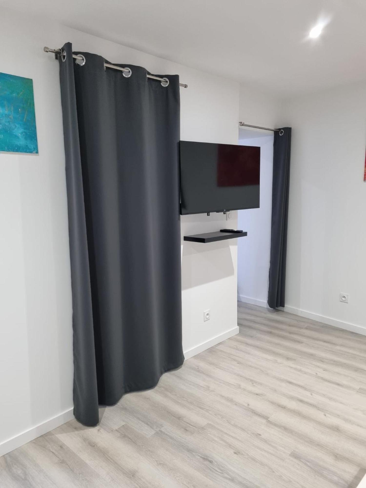 Au Petit Ronceraie Apartment Blois Bagian luar foto