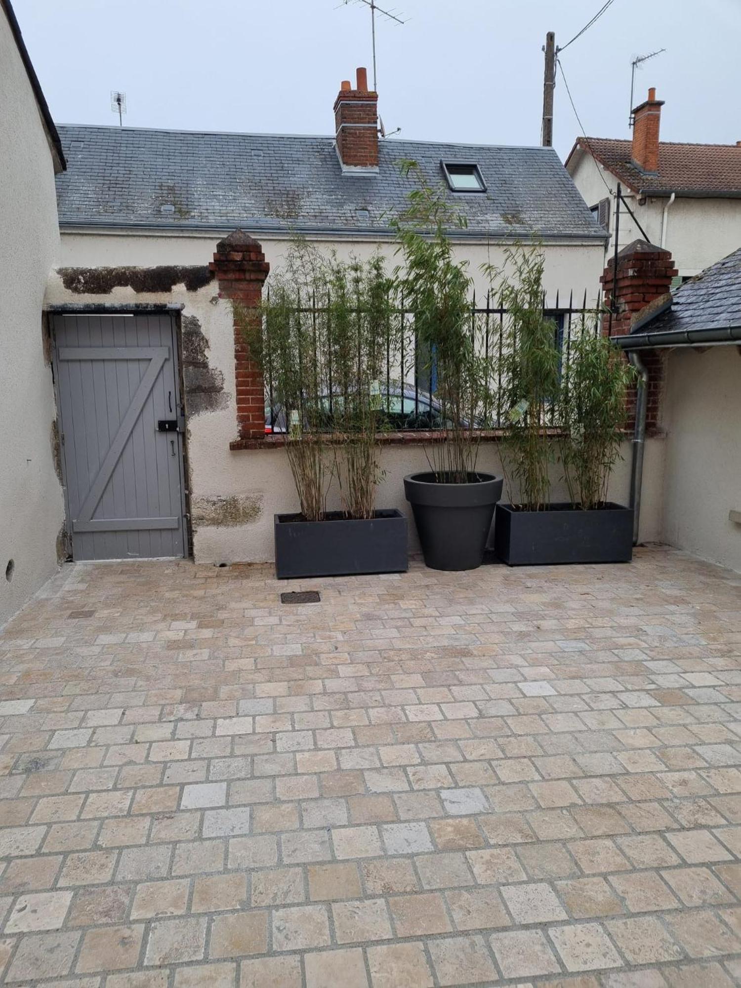 Au Petit Ronceraie Apartment Blois Bagian luar foto